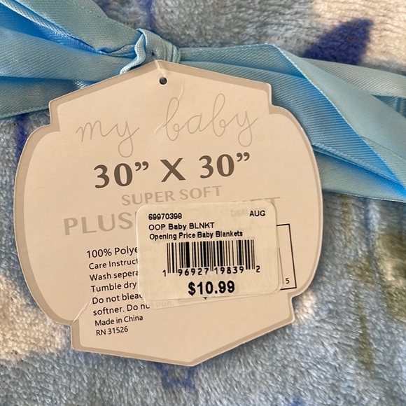 Plush baby blanket  30 x 30 - Picture 3 of 3